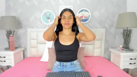 naia_cox online show from 10-25-25, 03:47