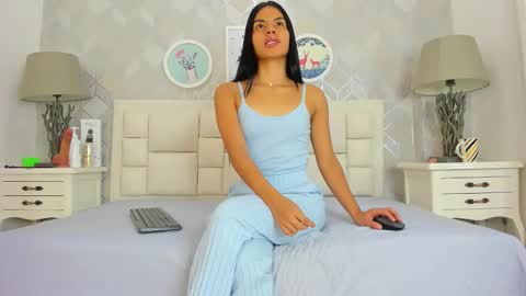 naia_cox online show from 11-13-25, 03:38