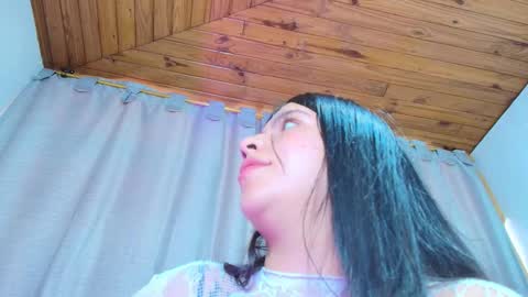 Snapshot of naia_x chatting on 09-29-25, 07:40 Naia x online show from 09-29-25, 07:40