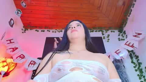 Snapshot of naia_x chatting on 10-29-25, 07:59 Naia x online show from 10-29-25, 07:59