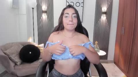 naiah_blue online show from 06-12-26, 07:13