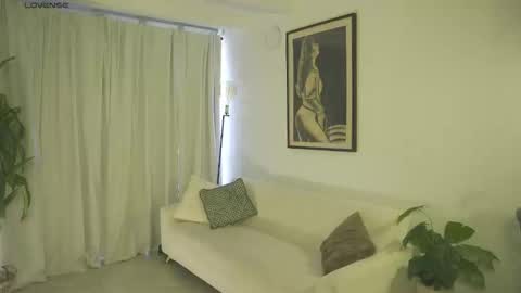 Snapshot of nailuj66 chatting on 02-27-26, 01:55 Lia online show from 02-27-26, 01:55