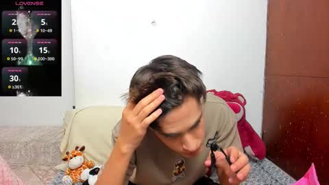 Snapshot of naim_theking chatting on 02-10-26, 01:32 N A I M T H E K I N G online show from 02-10-26, 01:32