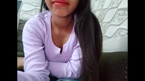 Snapshot of naina00123 chatting on 11-17-25, 08:20 Naina online show from 11-17-25, 08:20