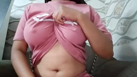 Snapshot of naina00123 chatting on 05-16-26, 03:25 Naina online show from 05-16-26, 03:25