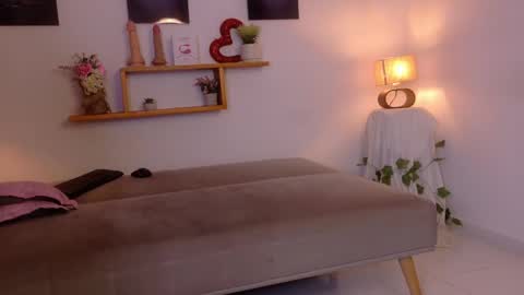 nairagold_ online show from 05-15-26, 11:34