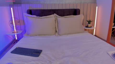 Naisha Ford online show from 11-16-25, 12:49