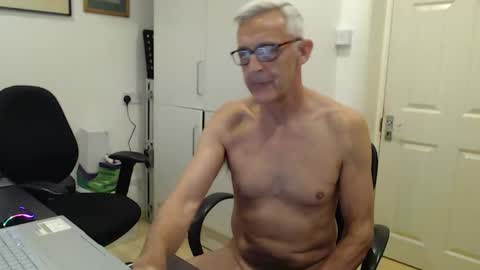nakedcarpenteruk online show from 06-02-26, 06:59