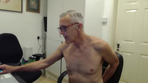 nakedcarpenteruk online show from 06-03-26, 04:23