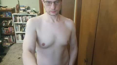 Snapshot of nakedcav chatting on 05-03-26, 02:23 NakedClown online show from 05-03-26, 02:23