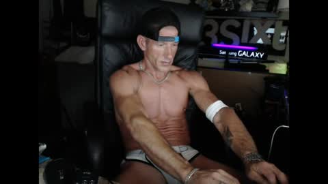 nakedoutsdeurwndw online show from 07-05-26, 06:20