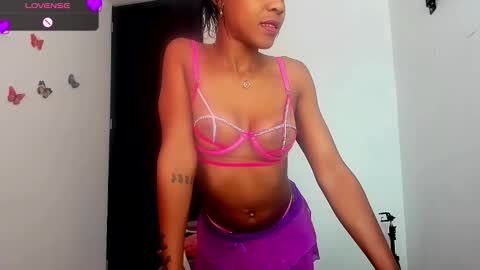 N A L A  NEW instagram nala jordan08 online show from 11-21-25, 02:49