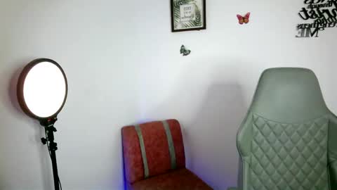 N A L A  NEW instagram nala jordan08 online show from 04-16-26, 05:47