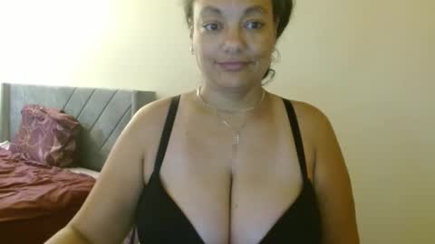 Snapshot of nala_thickk chatting on 12-15-24, 12:49 Nala Thickk online show from 12-15-24, 12:49
