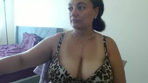 Snapshot of nala_thickk chatting on 12-17-24, 05:36 Nala Thickk online show from 12-17-24, 05:36
