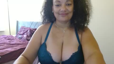 Snapshot of nala_thickk chatting on 12-26-24, 02:05 Nala Thickk online show from 12-26-24, 02:05