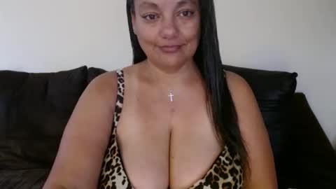Snapshot of nala_thickk chatting on 11-21-25, 08:40 Nala Thickk online show from 11-21-25, 08:40