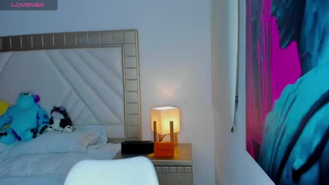 Snapshot of nalah_gomez_ chatting on 01-28-25, 10:45 Nalah online show from 01-28-25, 10:45