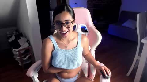 Snapshot of nalarosee_12 chatting on 09-14-25, 02:54 Nala online show from 09-14-25, 02:54