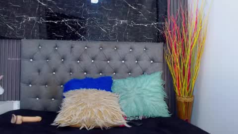 NALAROY online show from 02-12-25, 07:34