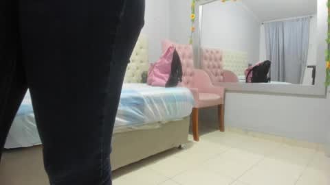 nami_sam online show from 12-19-24, 01:07