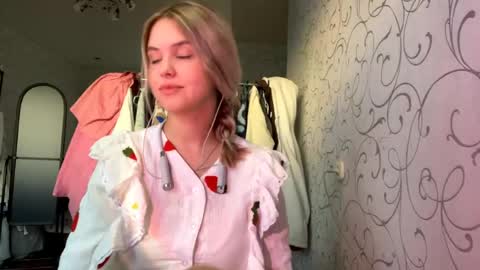 Rina online show from 05-20-26, 04:24
