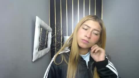 Snapshot of nancy_blonde chatting on 04-30-26, 12:44 nancy blonde online show from 04-30-26, 12:44