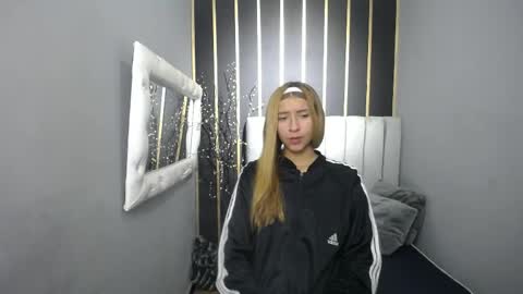 Snapshot of nancy_blonde chatting on 05-11-26, 01:06 nancy blonde online show from 05-11-26, 01:06