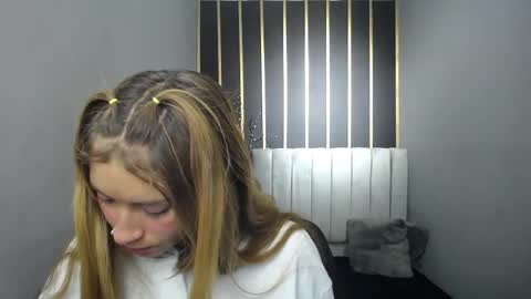 Snapshot of nancy_blonde chatting on 05-16-26, 01:10 nancy blonde online show from 05-16-26, 01:10