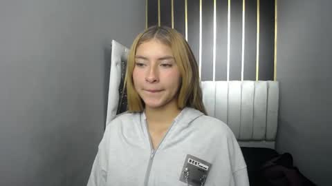 Snapshot of nancy_blonde chatting on 05-21-26, 12:01 nancy blonde online show from 05-21-26, 12:01