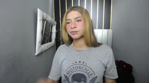 Snapshot of nancy_blonde chatting on 05-30-26, 12:46 nancy blonde online show from 05-30-26, 12:46
