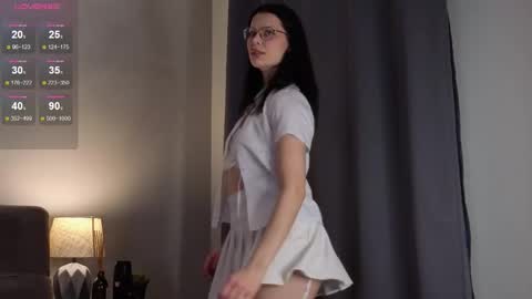 Snapshot of nancydrewww chatting on 12-16-25, 02:11 Nancy online show from 12-16-25, 02:11