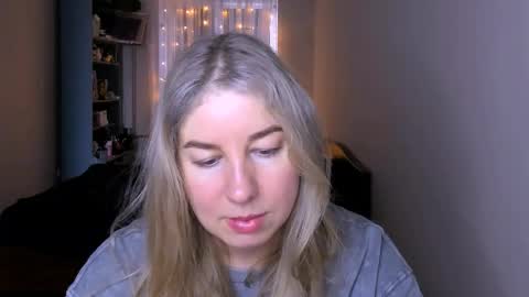 Nancy online show from 04-18-26, 09:02