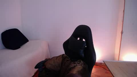 Snapshot of nani_gutierrez chatting on 05-13-26, 12:30 Nani online show from 05-13-26, 12:30