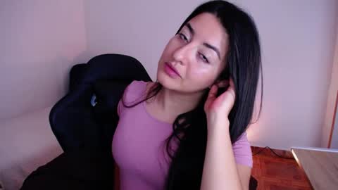 Snapshot of nani_gutierrez chatting on 05-18-26, 04:46 Nani online show from 05-18-26, 04:46