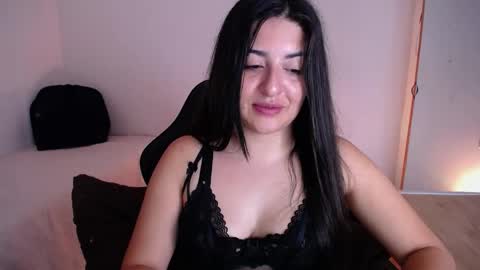 Snapshot of nani_gutierrez chatting on 05-21-26, 08:49 Nani online show from 05-21-26, 08:49