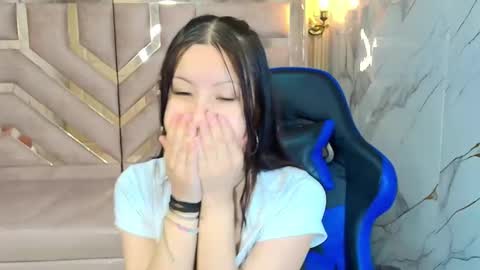 Snapshot of nanncy_r_ chatting on 09-14-25, 12:37 Nancy online show from 09-14-25, 12:37