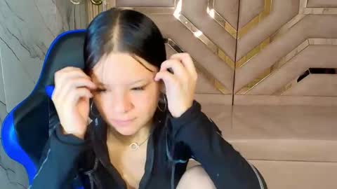 Snapshot of nanncy_r_ chatting on 09-20-25, 12:50 Nancy online show from 09-20-25, 12:50