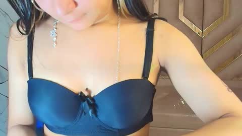 Snapshot of nanncy_r_ chatting on 10-02-25, 12:45 Nancy online show from 10-02-25, 12:45