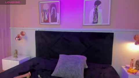 Snapshot of naoko_kirino chatting on 02-12-25, 03:27 Naoko online show from 02-12-25, 03:27