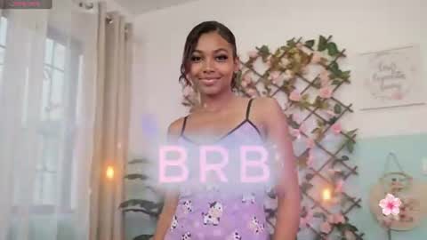 Snapshot of naomi_cambbel chatting on 07-28-26, 04:39 SAMY online show from 07-28-26, 04:39