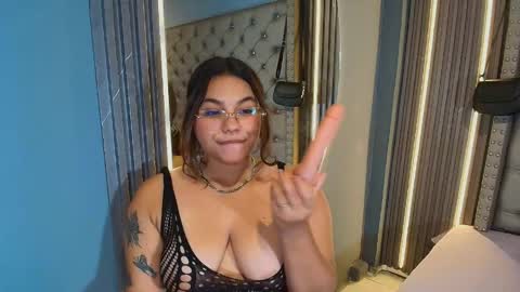 NAOMI online show from 04-22-26, 06:31