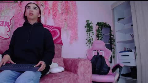 naomi_femme online show from 05-19-26, 10:54