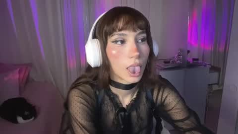  Naomi  online show from 07-01-26, 10:50