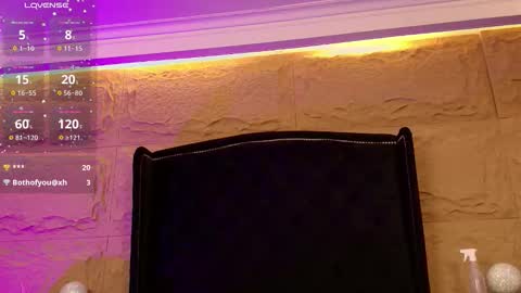 Naomi online show from 10-18-25, 09:26