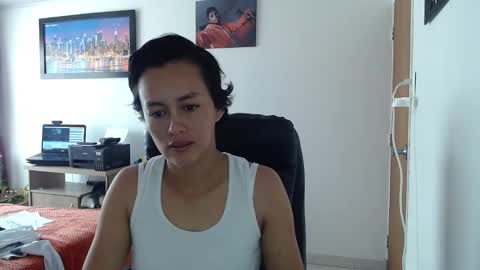 Snapshot of naomi_l0ve chatting on 11-25-25, 01:33 Lucy online show from 11-25-25, 01:33