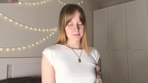 Naomi online show from 10-28-25, 07:05