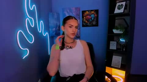 Naomi online show from 06-11-26, 01:20