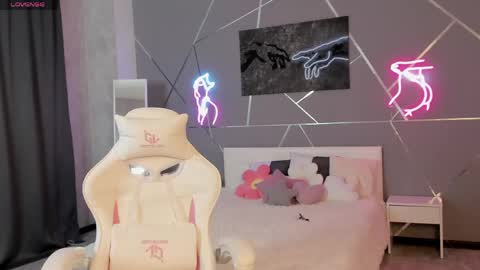 naomi_reiss online show from 06-09-26, 02:56