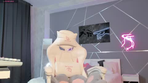 naomi_reiss online show from 06-10-26, 01:39